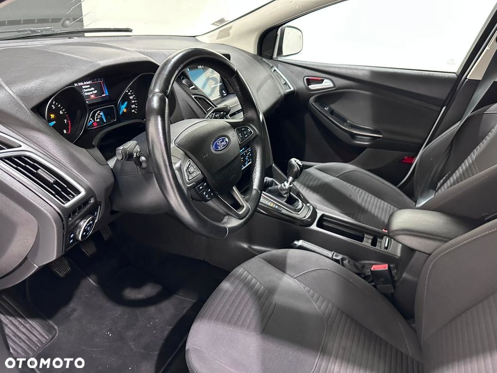 Ford Focus - 24