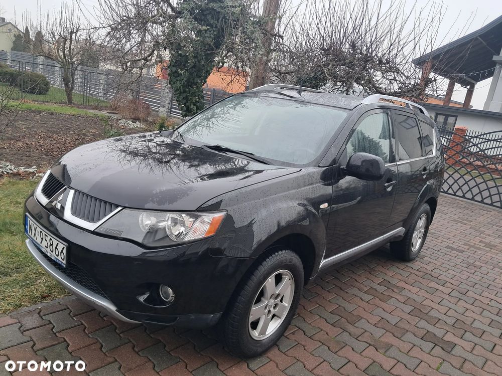 Mitsubishi Outlander - 1