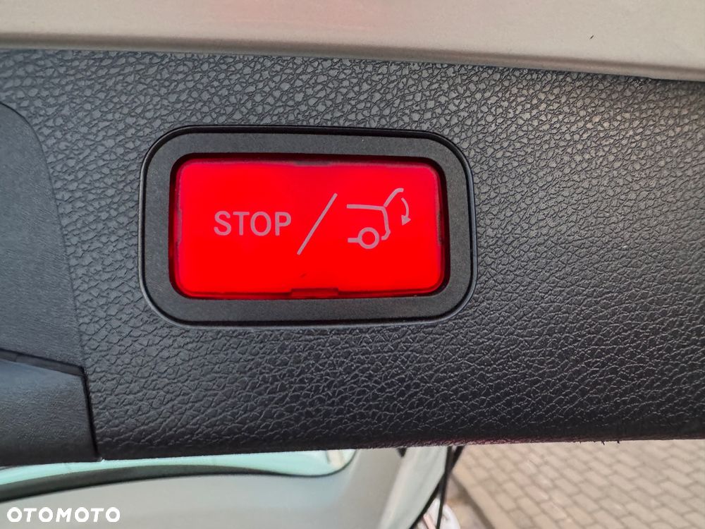 Mercedes-Benz Klasa E 220 d 4Matic 9G-TRONIC Sportstyle Edition - 17