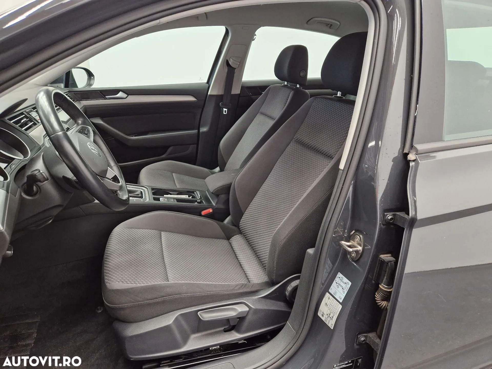 Volkswagen Passat - 4