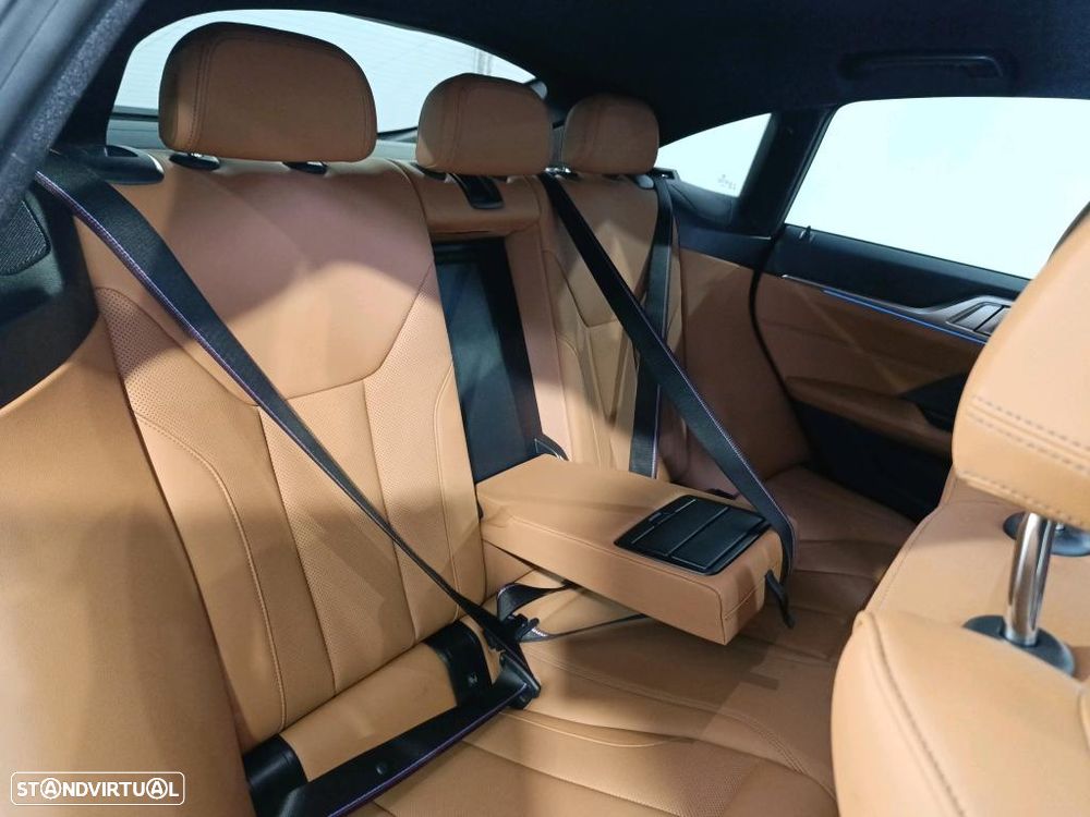 BMW i4 eDrive35 Edição Desportiva M - 9