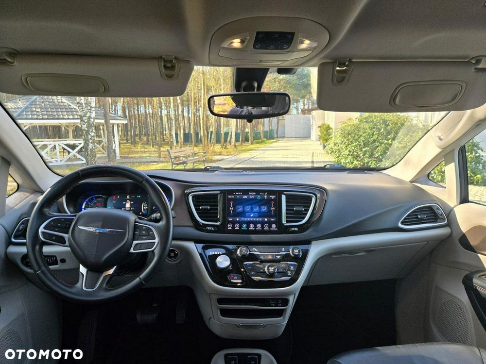 Chrysler Pacifica - 7