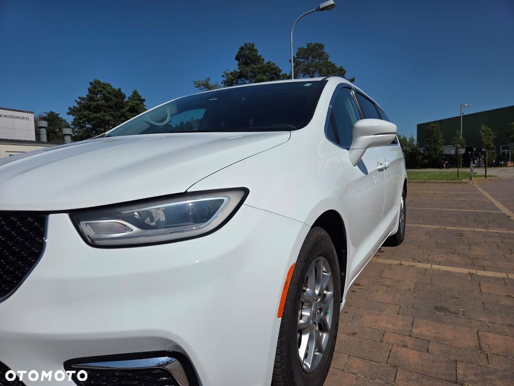 Chrysler Pacifica - 2