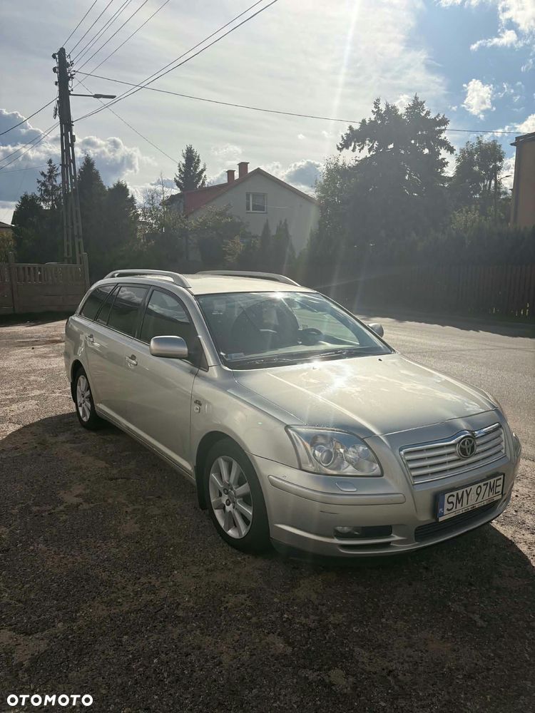 Toyota Avensis 2004 photo 2