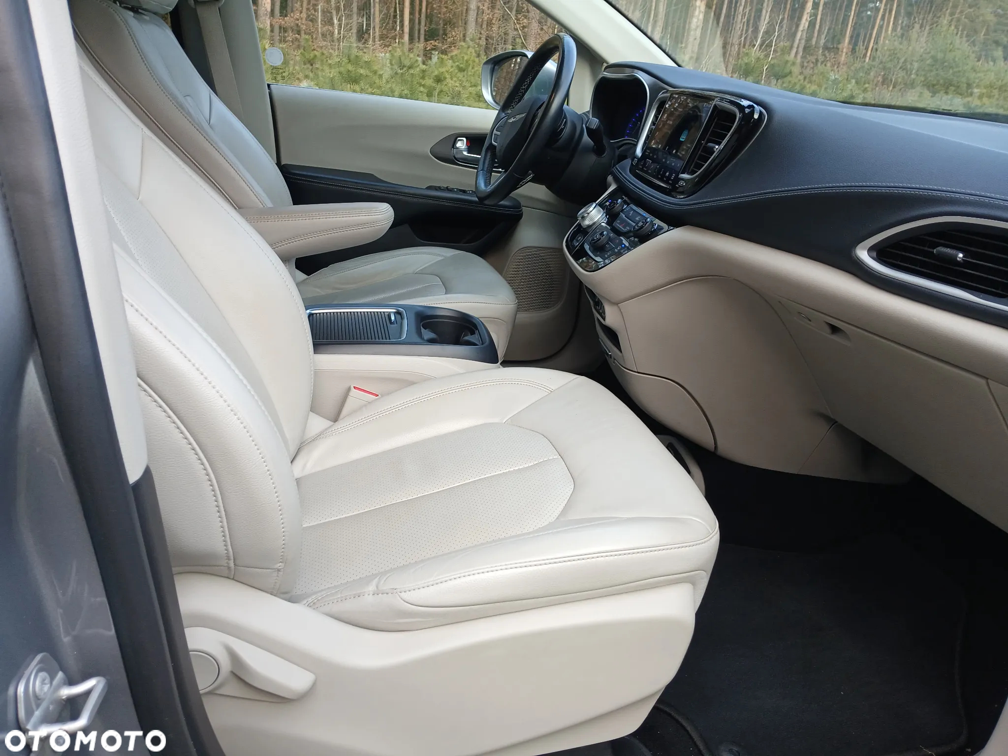 Chrysler Pacifica - 14