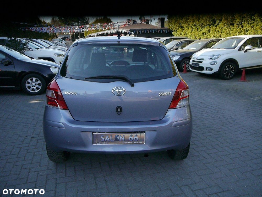 Toyota Yaris 1.33 VVT-i Executive - 17