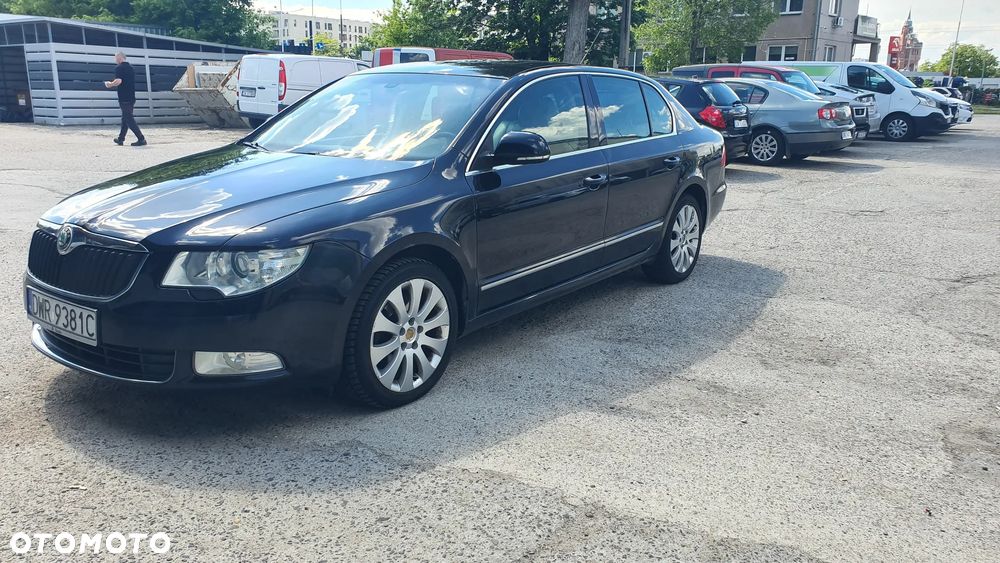 Skoda Superb 2.0 TDI Elegance DSG - 3