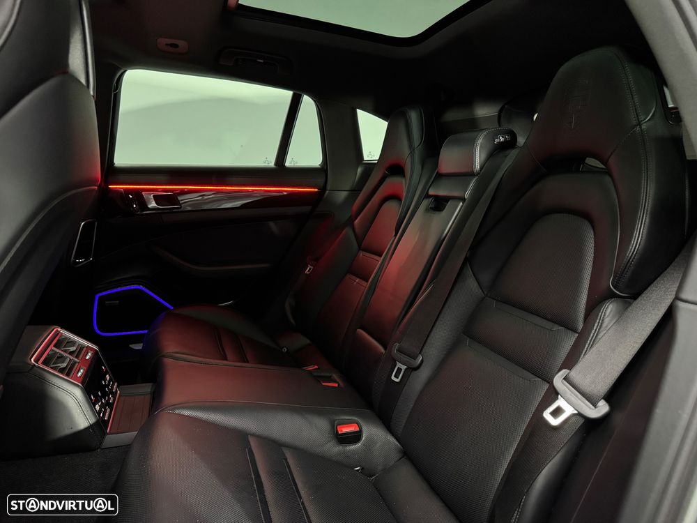 Porsche Panamera Sport Turismo 4 E-Hybrid - 18