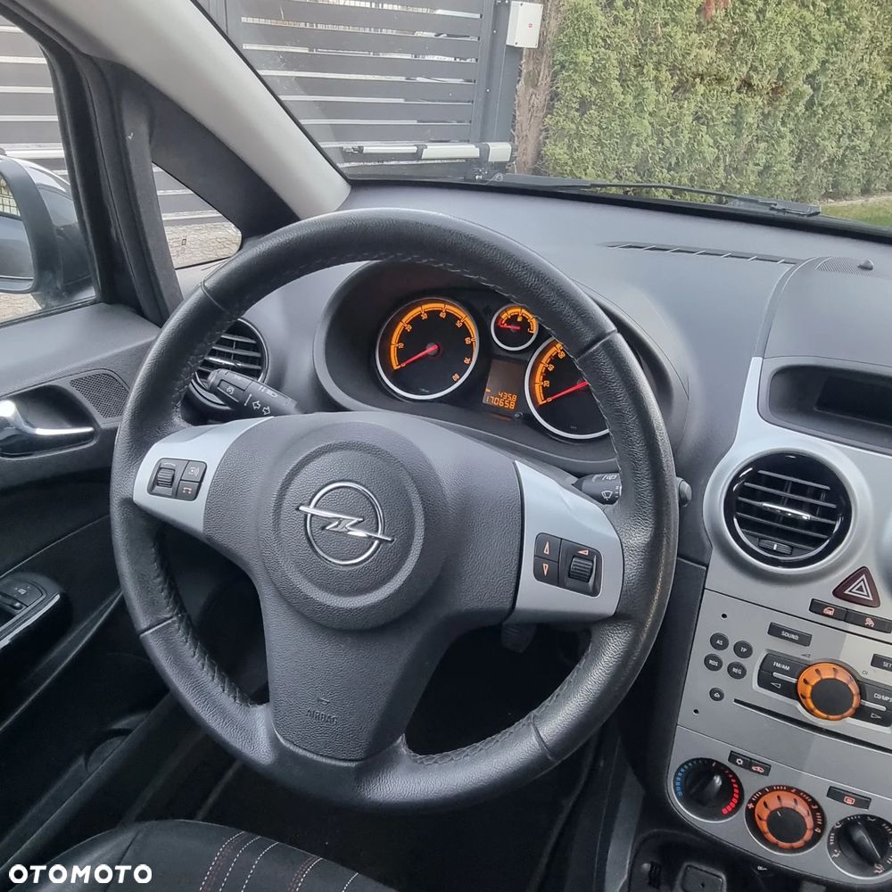 Opel Corsa 1.2 16V Cosmo - 14