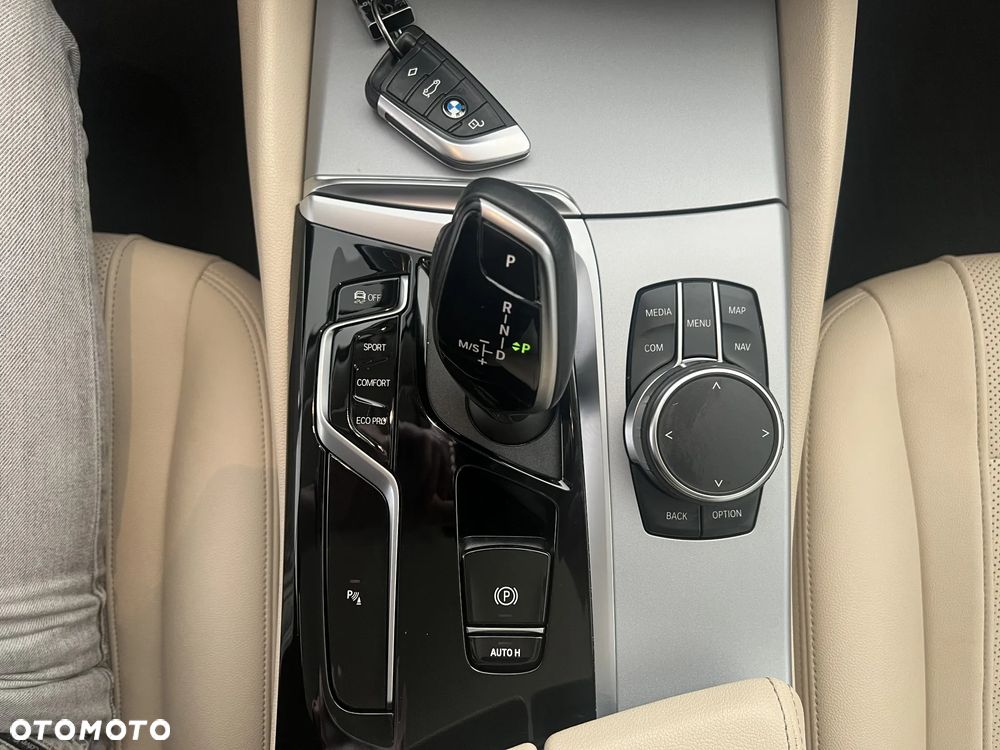 BMW Seria 5 520d mHEV - 25