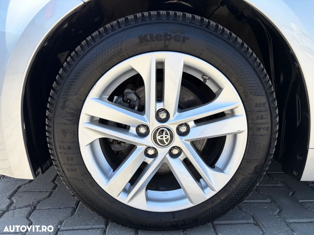 Toyota Corolla 1.8 HSD Dynamic - 3