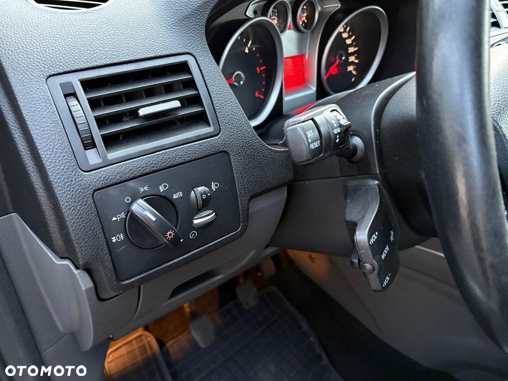 Ford Kuga 2.0 TDCi 4x4 Titanium - 23