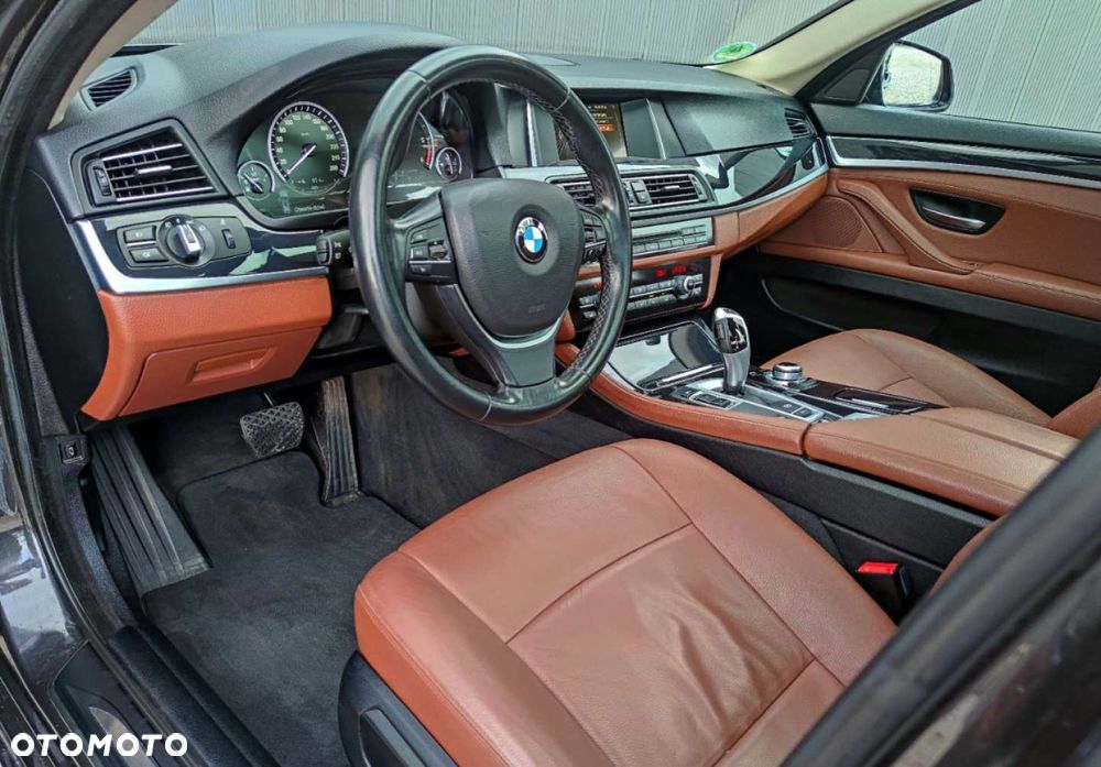 BMW Seria 5 520d Touring Sport Line - 14