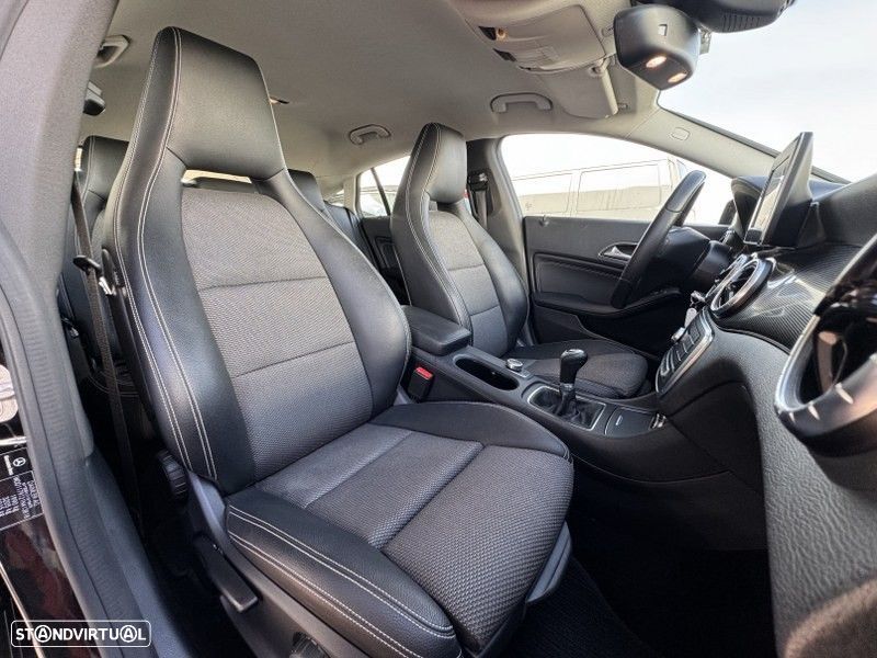 Mercedes-Benz CLA 180 d Shooting Brake Fleet Pack Plus - 17