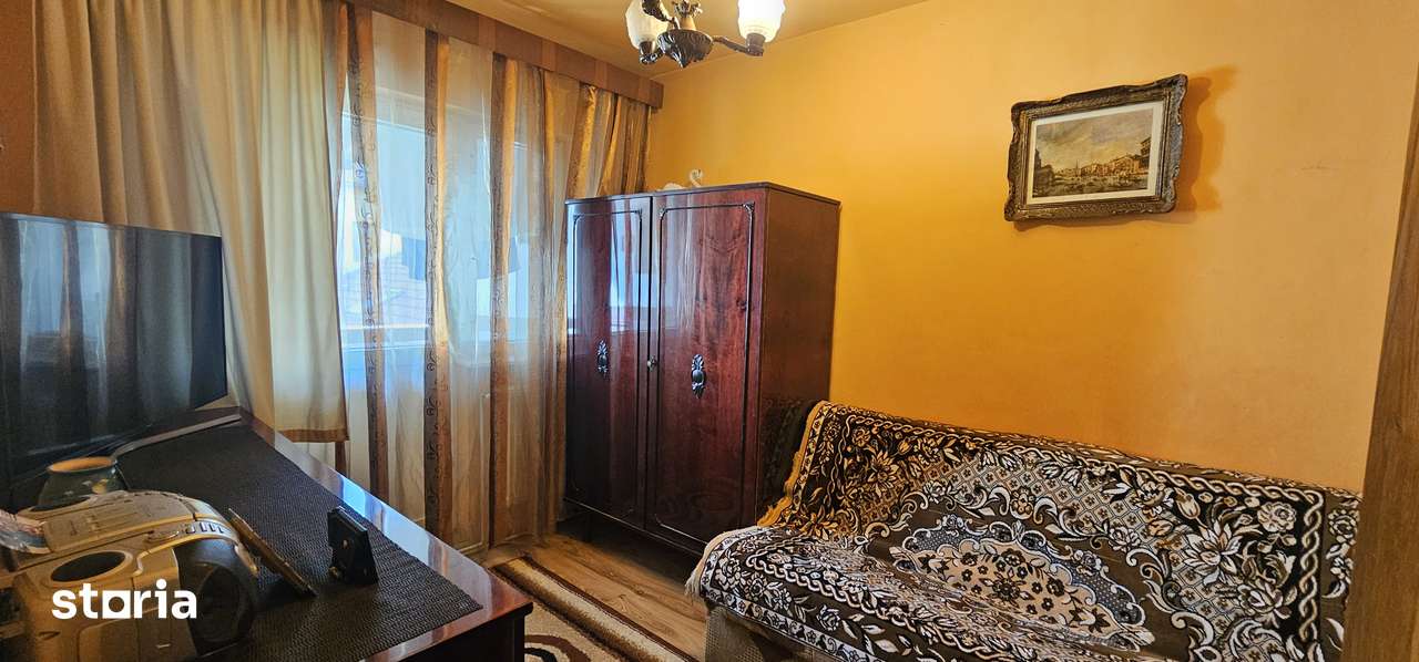 Vanda partament de 3 camere,decomandate ,cf 1 situat pe str.Uzinei — fotografia 3