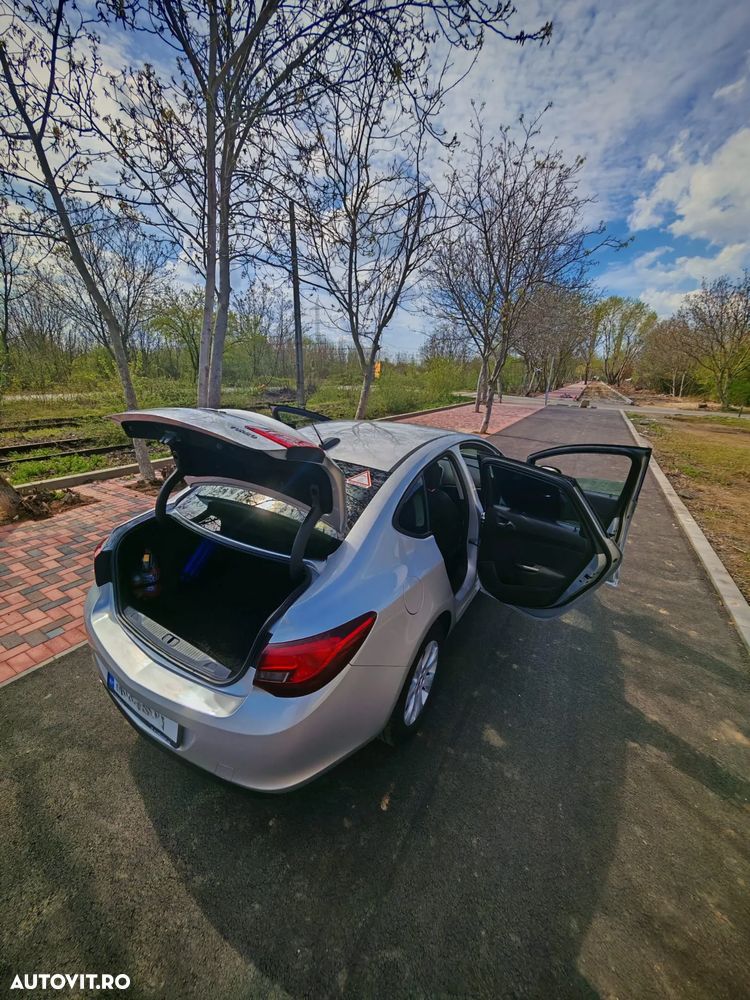 Opel Astra 1.4 ECOTEC Turbo Enjoy - 8