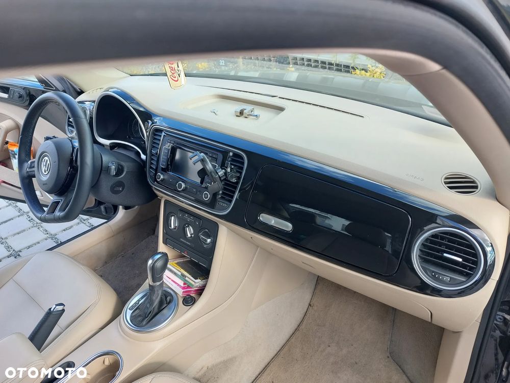 Volkswagen New Beetle - 12