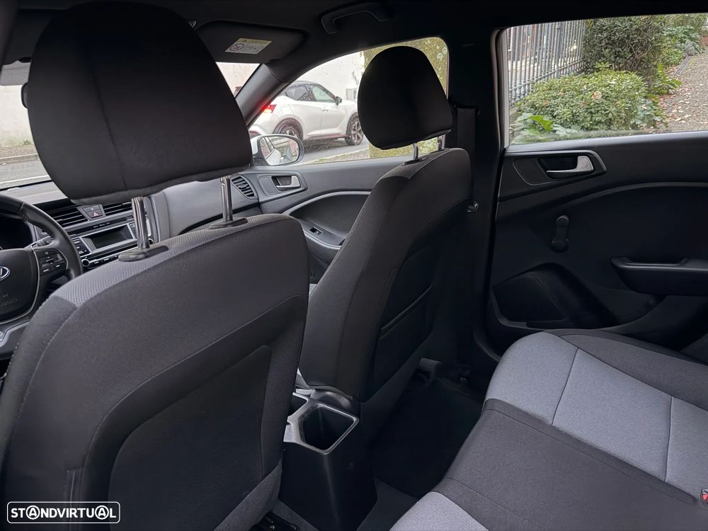 Hyundai i20 1.1 CRDi LED - 15