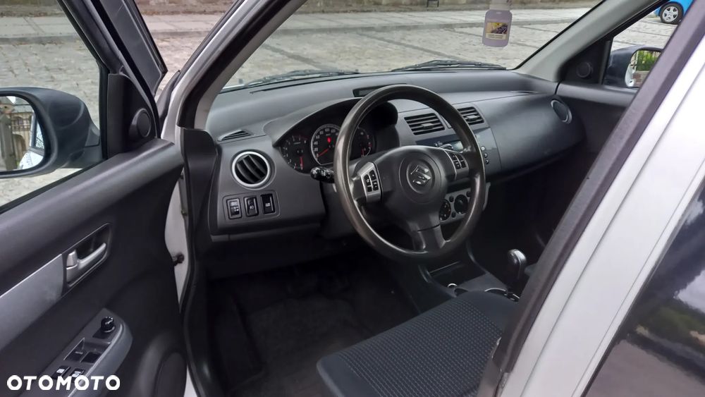 Suzuki Swift - 11