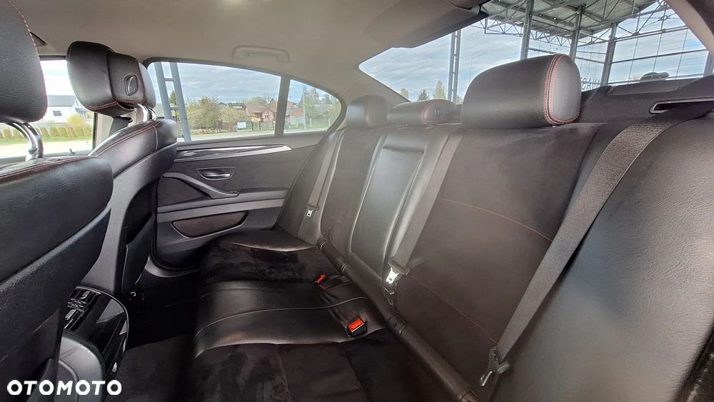 BMW Seria 5 525d xDrive Sport-Aut - 17