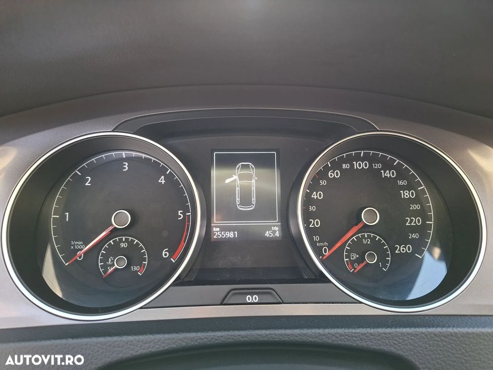 Volkswagen Golf 1.6 TDI BlueMotion Technology Lounge - 13