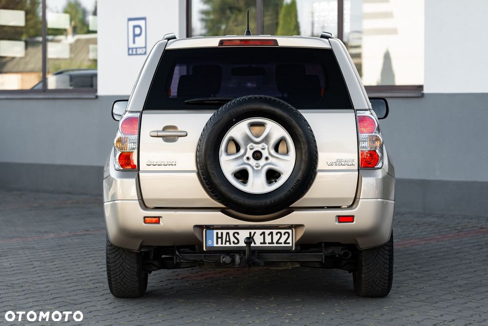 Suzuki Grand Vitara 1.6 Club - 11