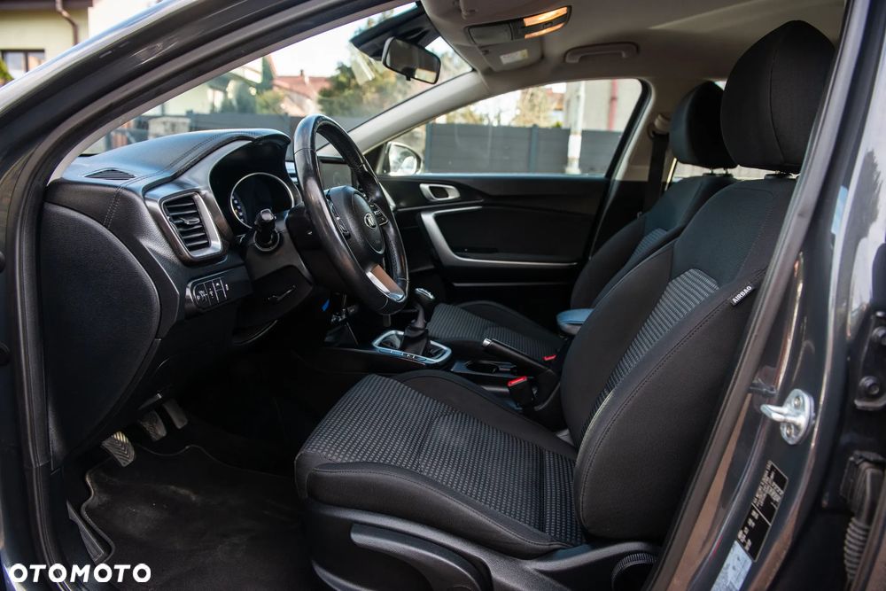 Kia Ceed 1.4 Business Line - 18