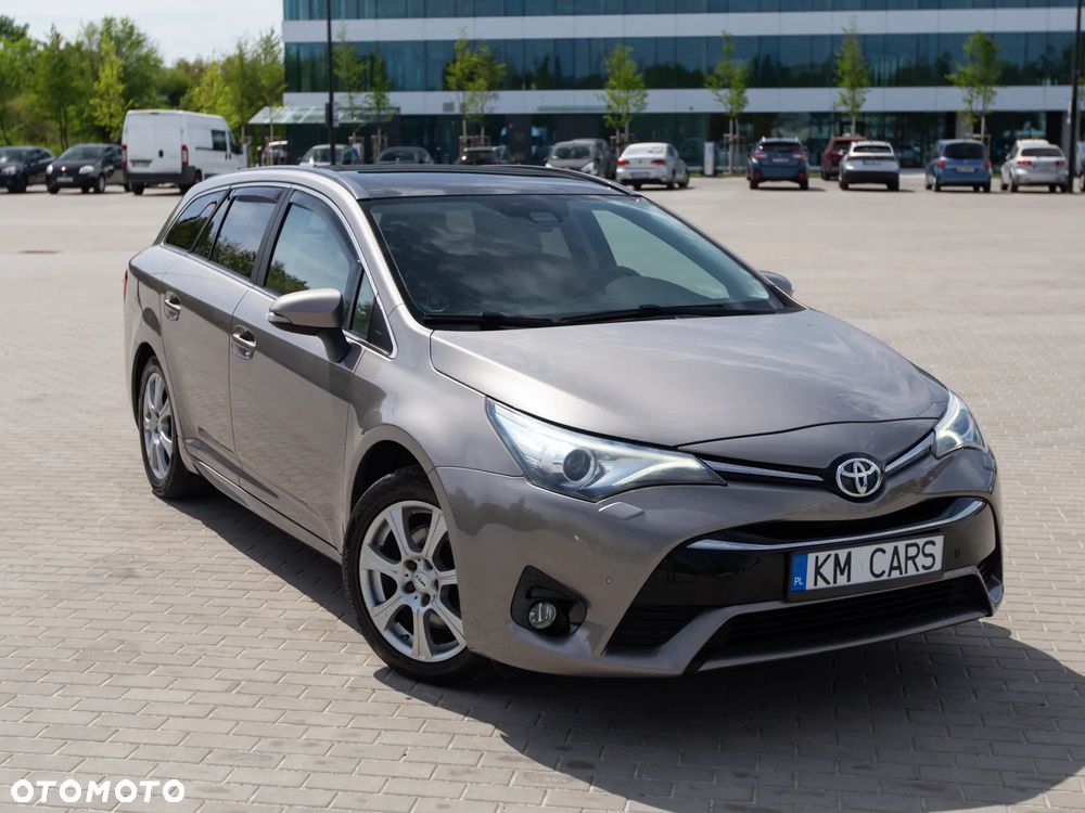 Toyota Avensis 2.0 D-4D Premium - 4