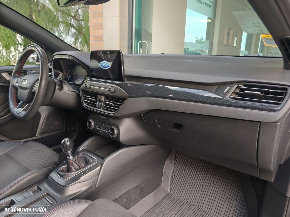 Ford Focus 1.0 EcoBoost ST-Line X - 22