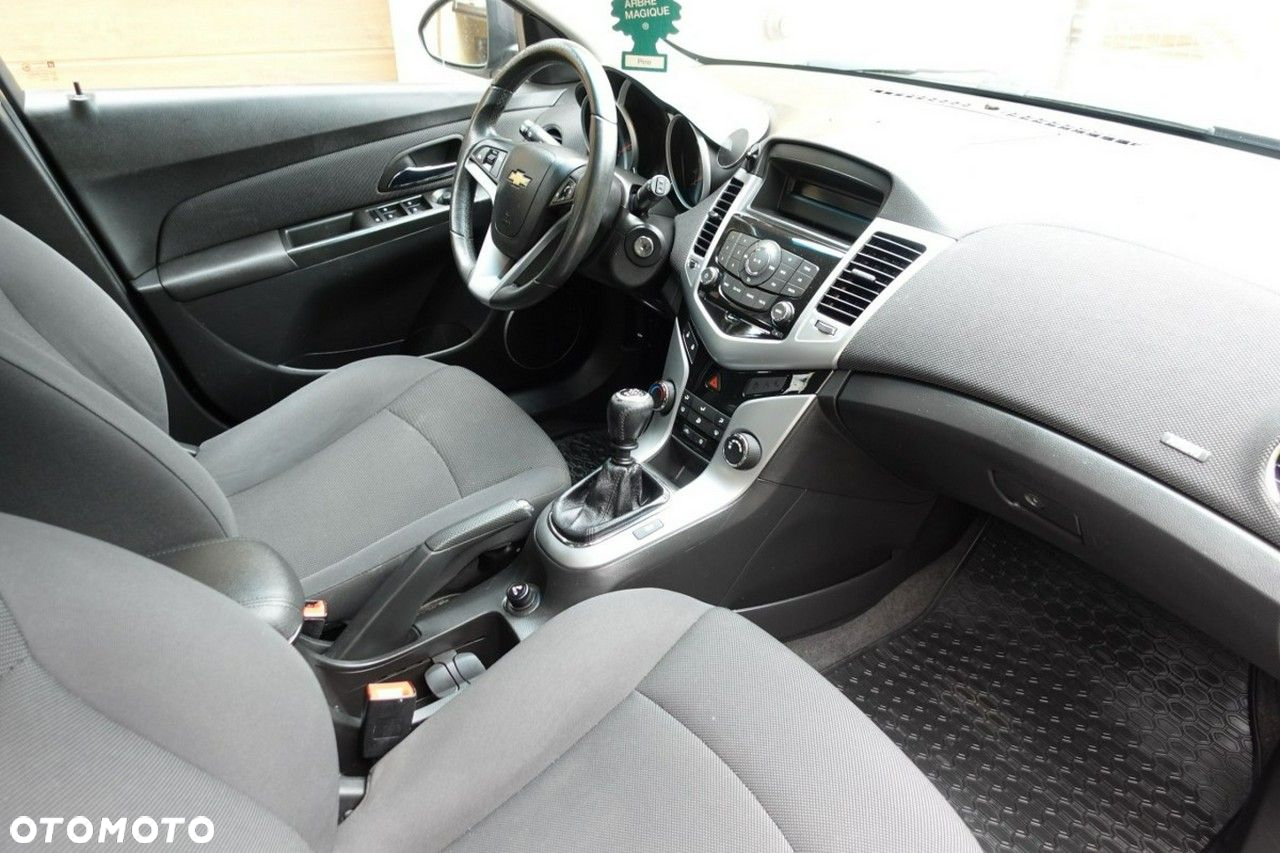 Chevrolet Cruze - 13