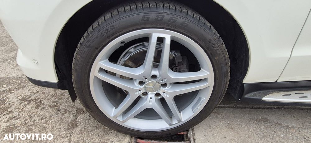Mercedes-Benz ML - 13