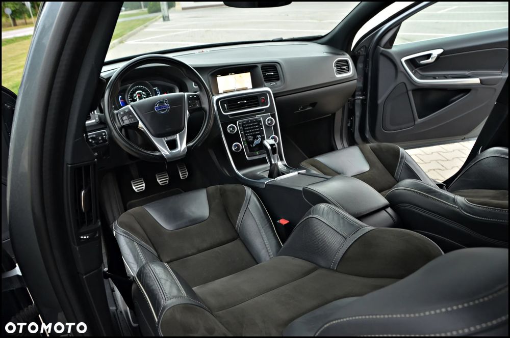 Volvo V60 D2 Drive-E R-Design Momentum - 29