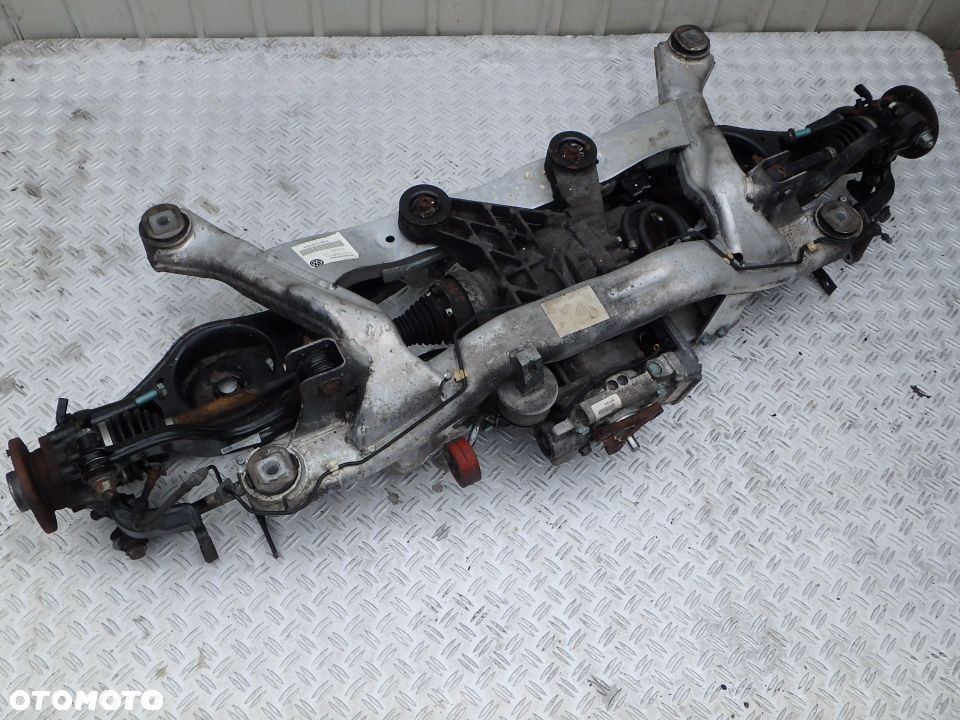 SANKI WOZEK ZAWIESZENIE TYL DYFER A3 4X4 3.2V6 - 1