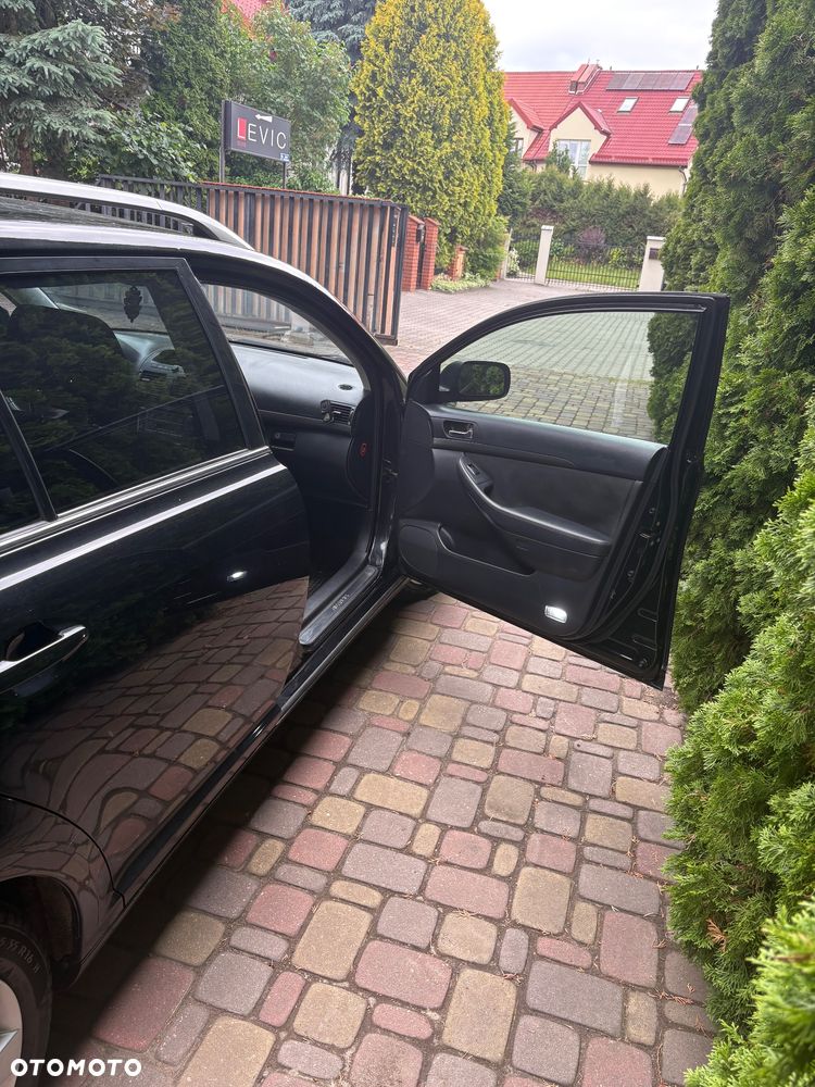 Toyota Avensis 1.8 VVT-i Terra - 13