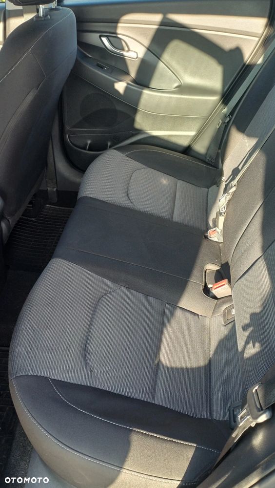 Hyundai i30 1.4 Classic + - 9