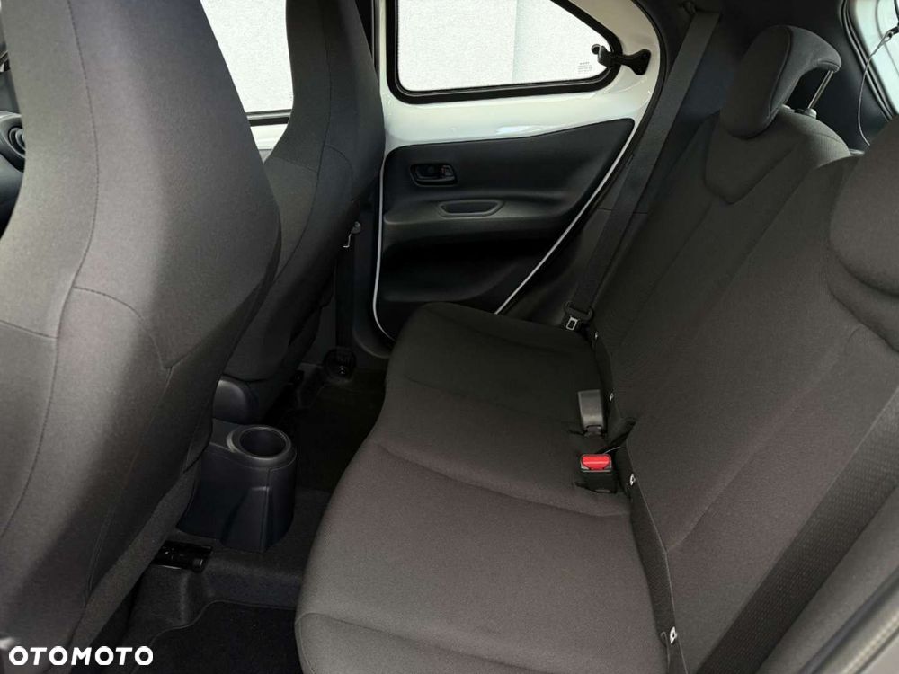 Toyota Aygo X 1.0 VVT-i X-play - 32