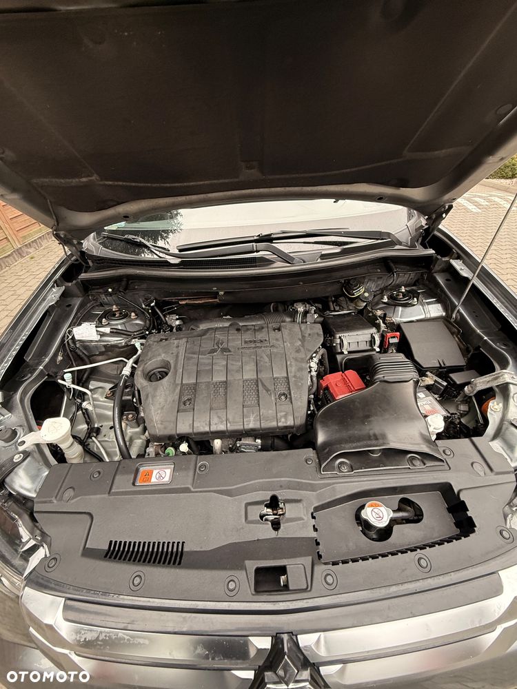 Mitsubishi Outlander 2.2 DID Intense + 4WD - 17