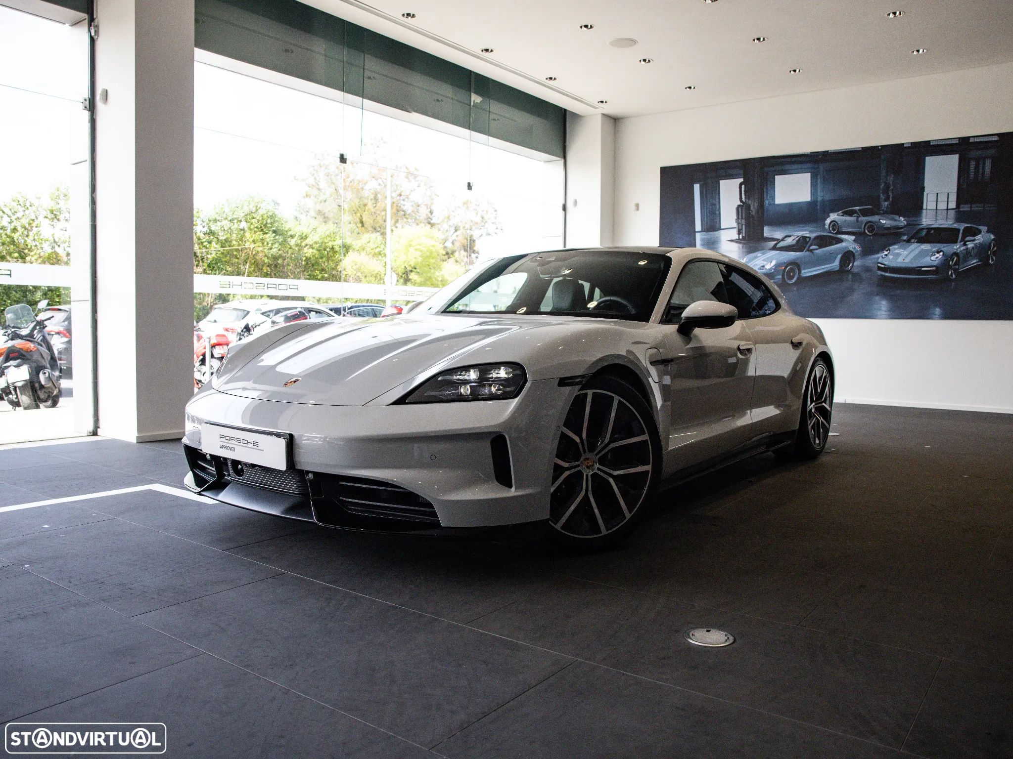 Porsche Taycan Sport Turismo Standard - 1