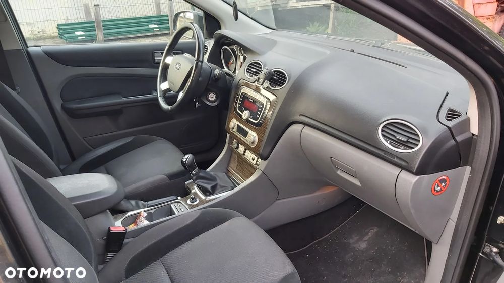 Ford Focus 1.6 Ti-VCT Ghia - 9