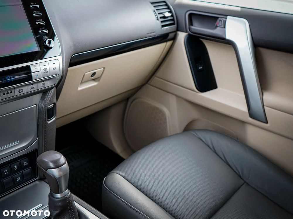 Toyota Land Cruiser LC 2.8 D-4D Prado - 23