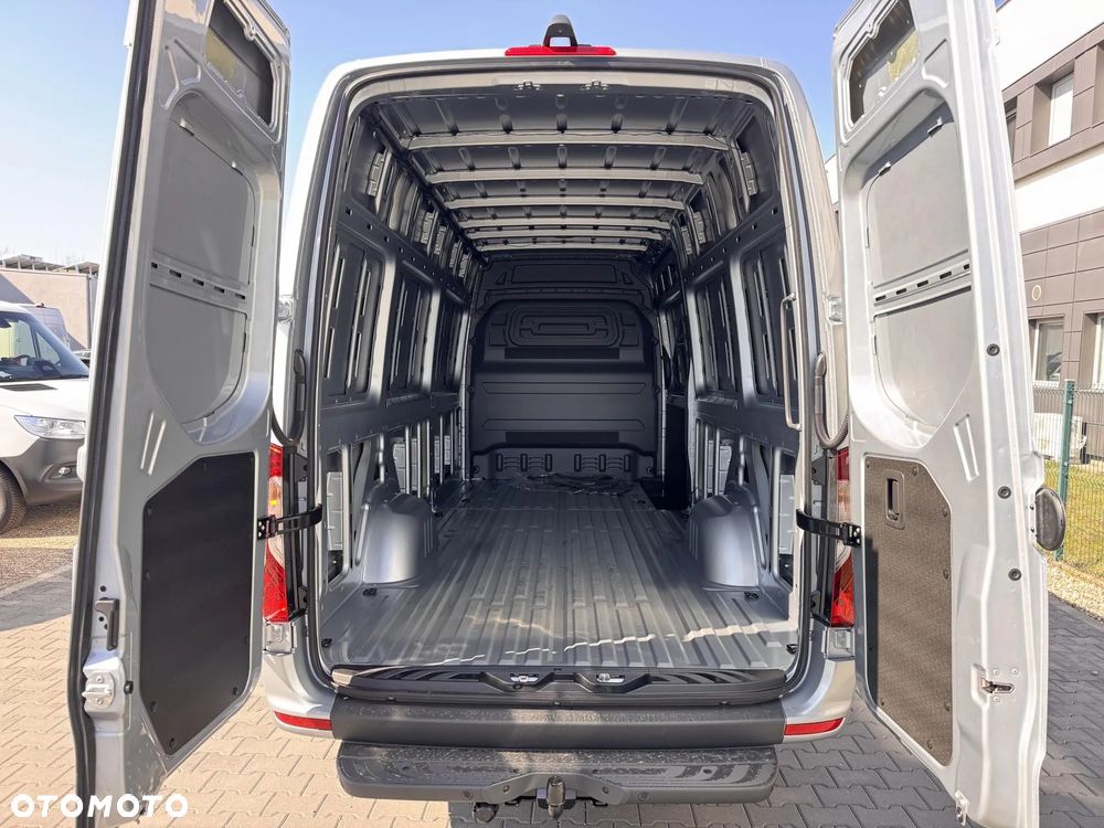 Mercedes-Benz Sprinter - 8