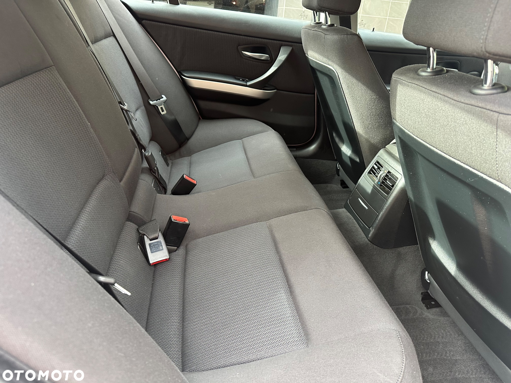 BMW Seria 3 318i - 34