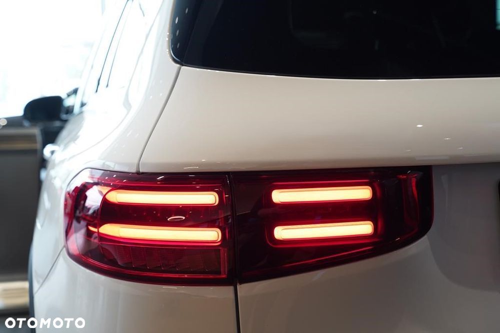 Mercedes-Benz GLB 200 mHEV AMG Line 7G-DCT - 23