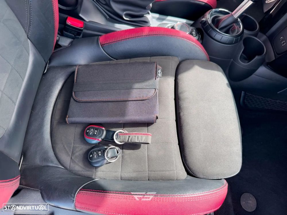 MINI 3 Portas John Cooper Works Auto Desportiva - 38