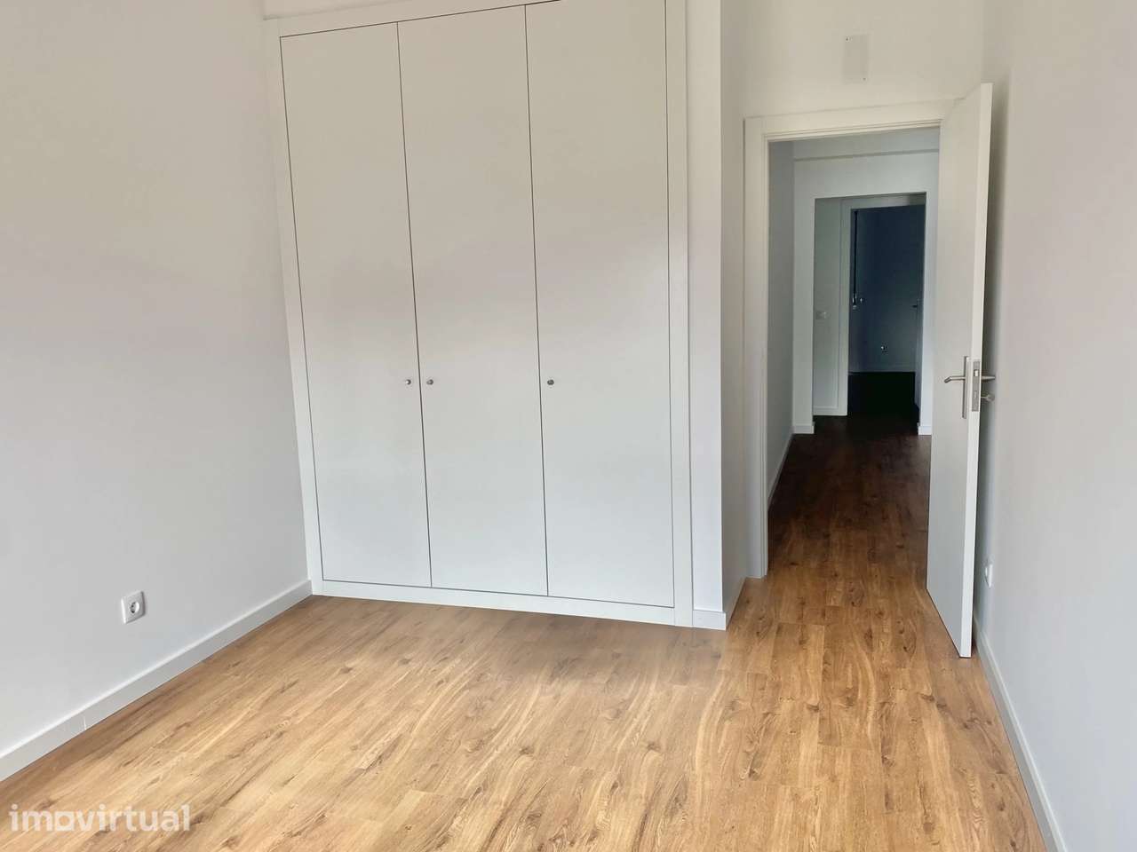 APARTAMENTO T2 TOTALMENTE RENOVADO EM MIRANDA DO CORVO - Grande imagem: 4/14