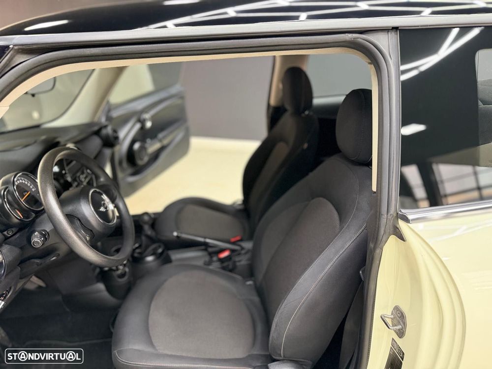 MINI 3 Portas One - 17