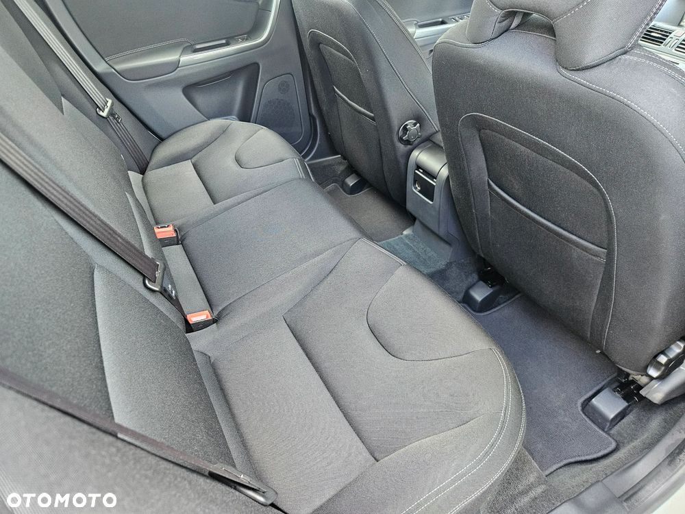 Volvo XC 60 D4 Drive-E Momentum - 23