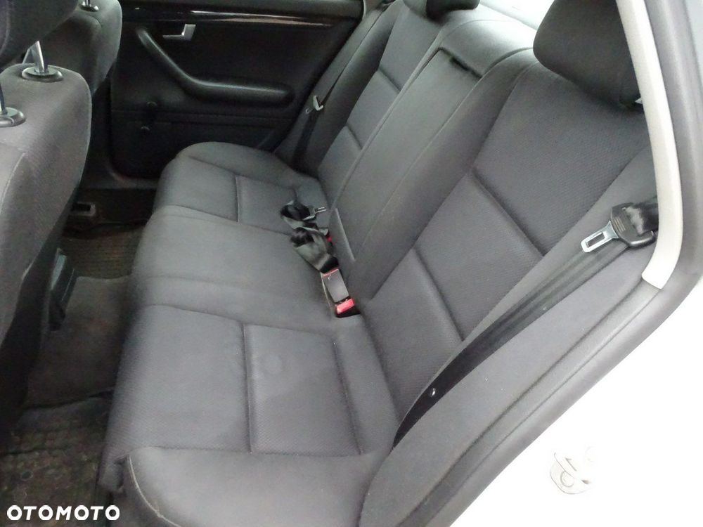 Audi A4 Limousine - 14