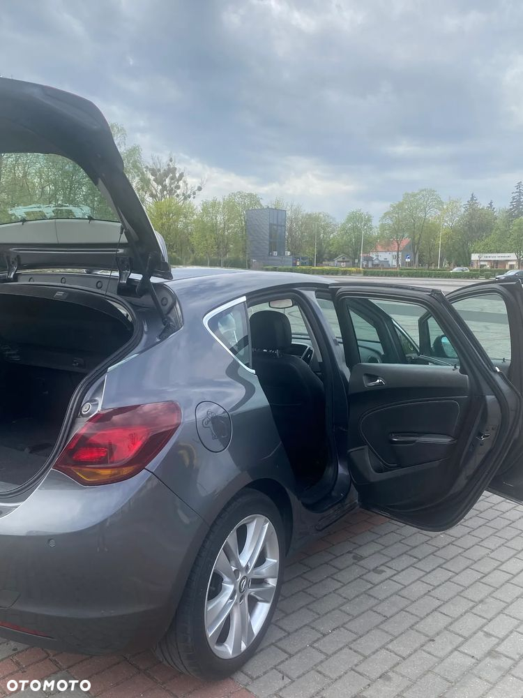Opel Astra IV 1.7 CDTI Cosmo - 17
