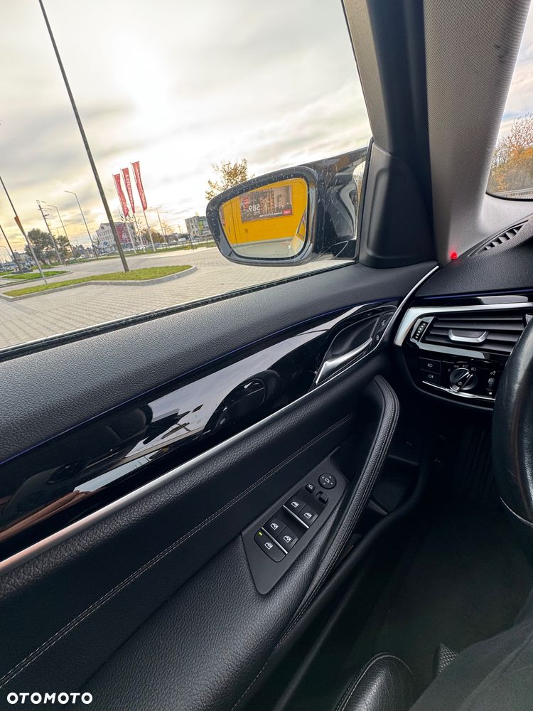 BMW Seria 5 530i Sport Line sport - 9